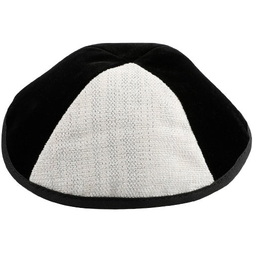 Velvet kippah with cream-colored fabric appliqué 19862