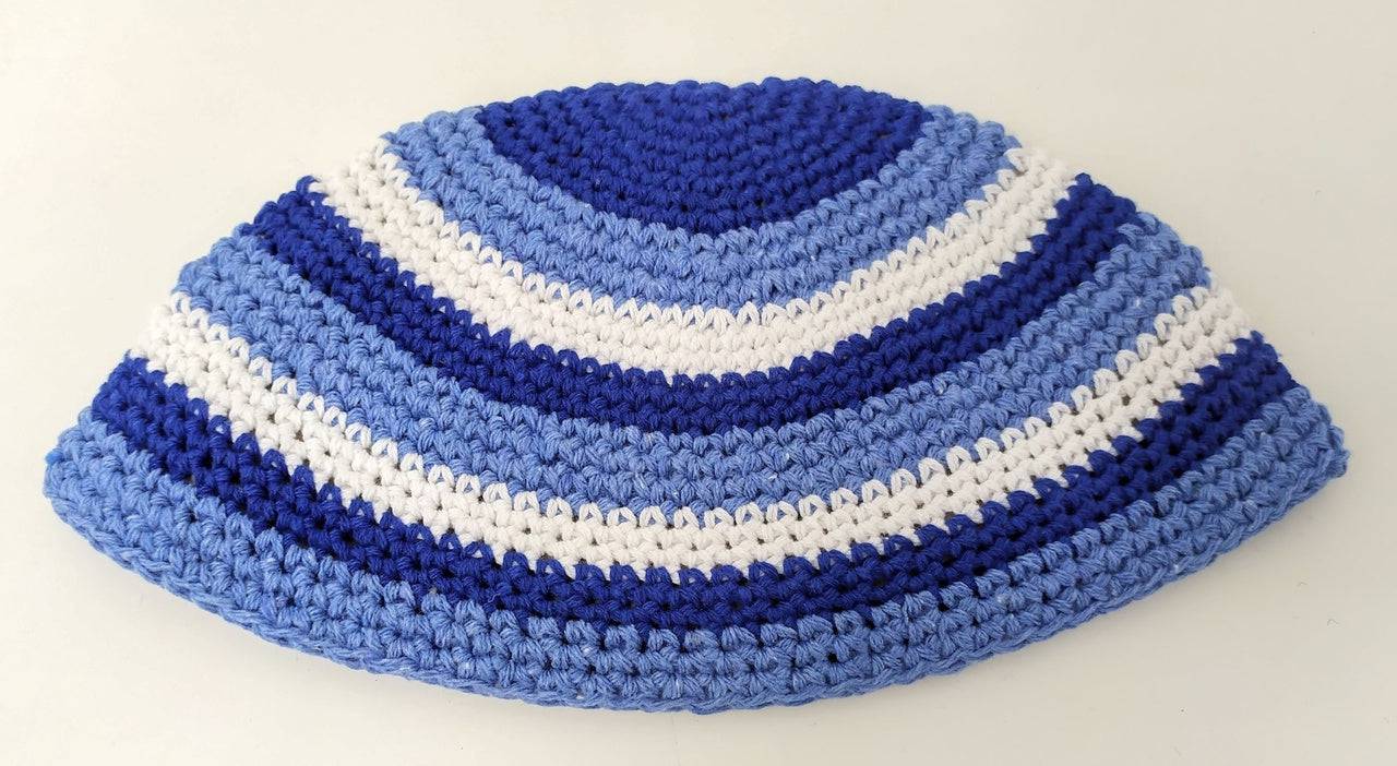 kipá tejida azul con rayas 10487 - Libreria Jerusalem Centro