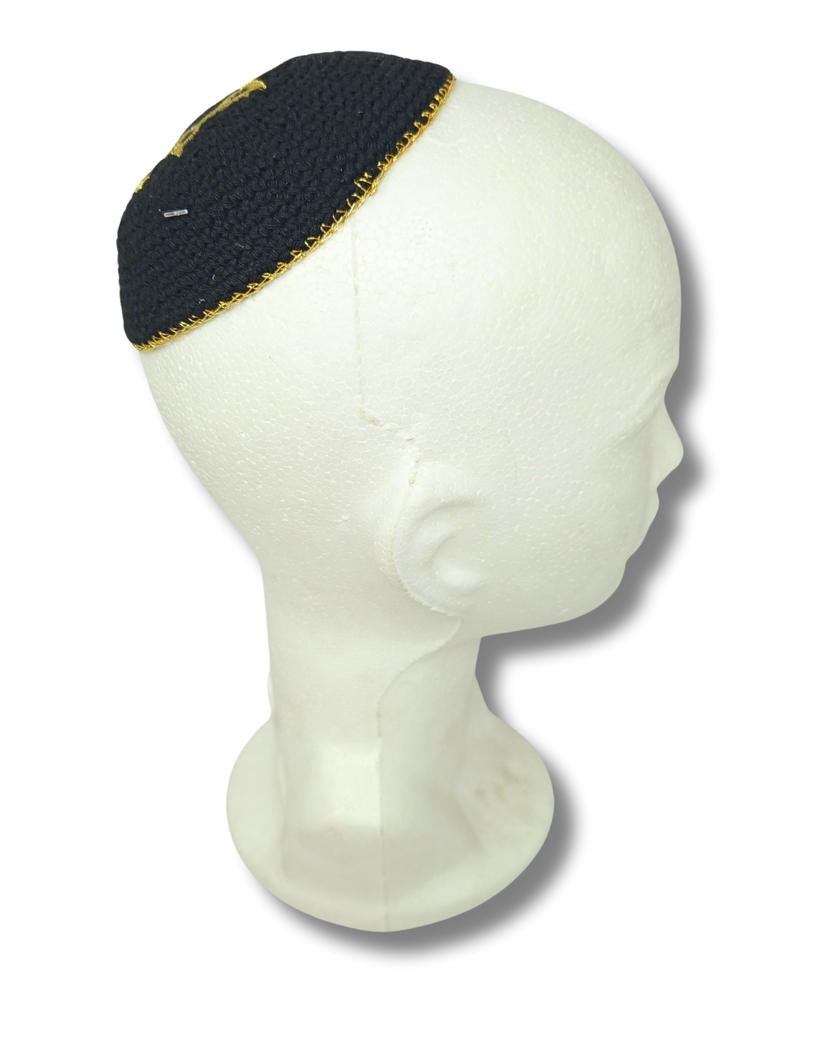 Kipá Tejida Negra con Bordado Dorado de Maguén David – 16 cm, 16244