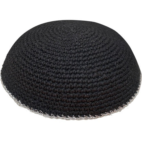 Kipa tejida de 15 cm - Negra con línea plateada 16356