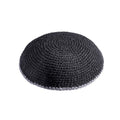 Kipa tejida de 15 cm - Negra con línea gris 16362