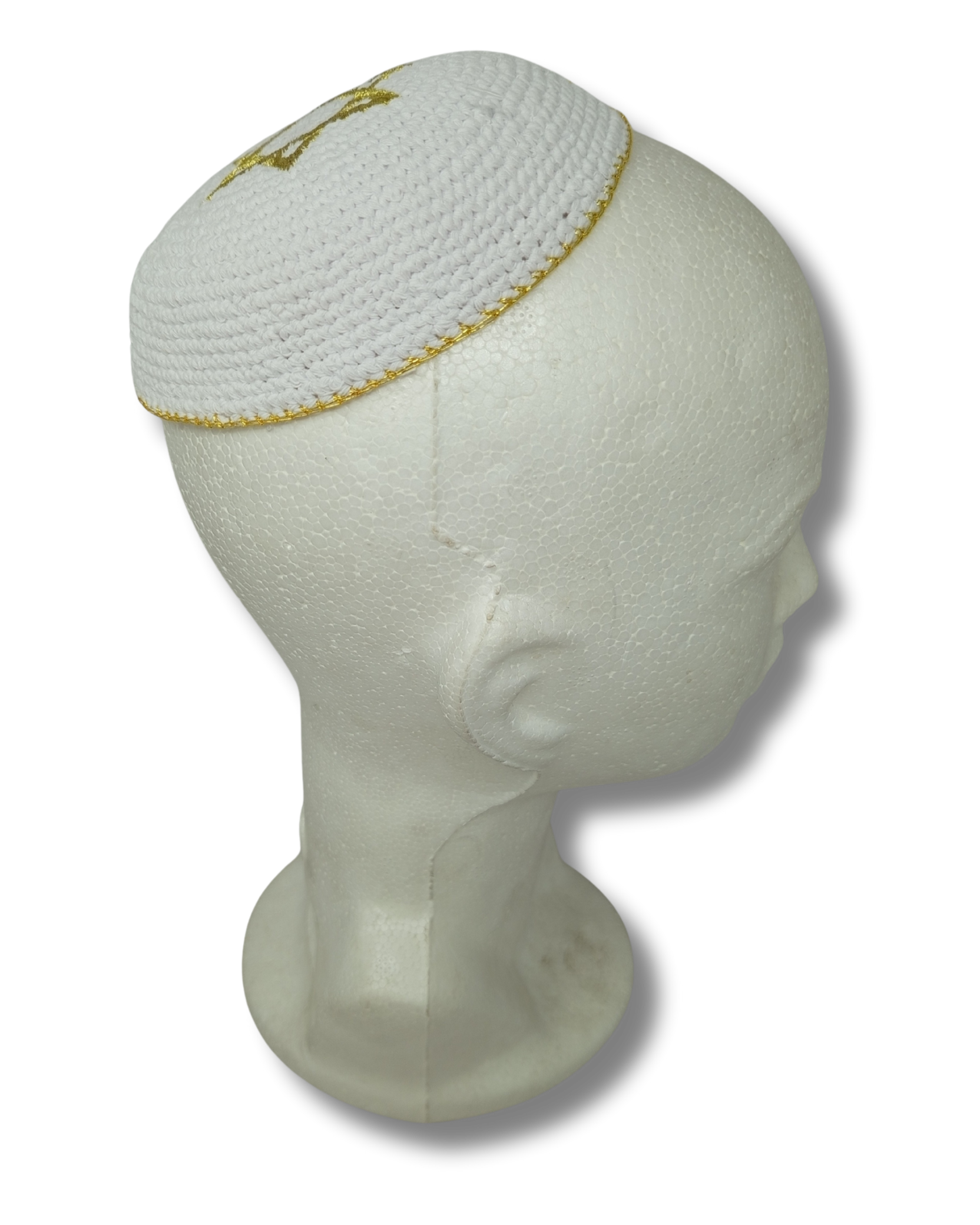 Kipá Tejida Blanca con Bordado Dorado de Maguén David – 16 cm, 16343