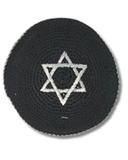 Kipá Tejida Negra con Bordado Plateado de Maguén David – 16 cm, 16304