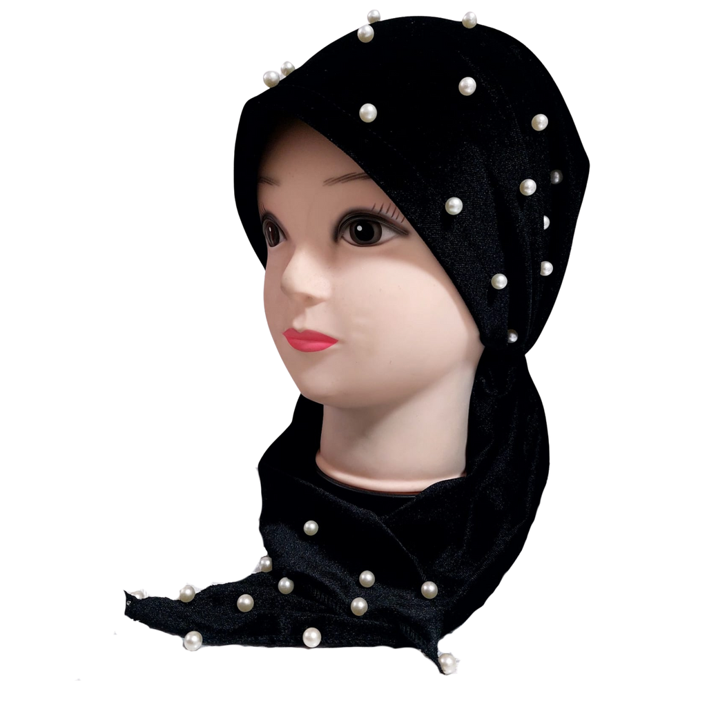 Kisui Rosh de terciopelo negro con perlas, modelo 10088; perlas decorativas distribuidas sobre el tejido, mostrado sobre maniquí