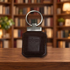 Llavero con salmos 35472 — ambientación en biblioteca