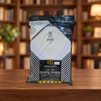 Talit katan playera de Adultos marca Melejet Nudos Sefaradi — ambientación en biblioteca