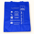 Bolsa azul de Librería Jerusalem con diseño impreso claro, de 40 cm de alto por 34 cm de ancho.