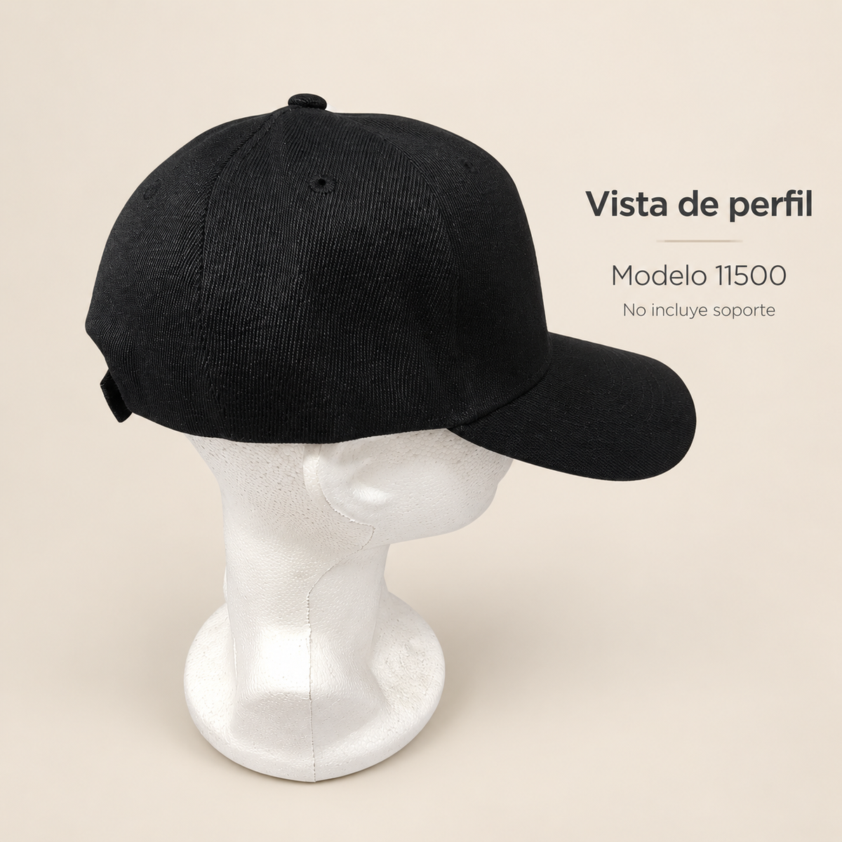 Gorra negra Shalom con Maguén David, modelo 11500; vista lateral sobre soporte de exhibición no incluido