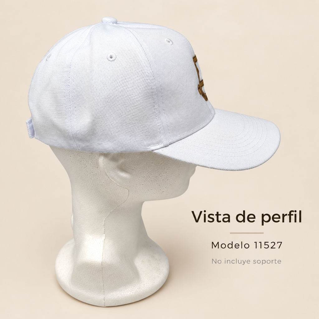 Gorra blanca Tzavah, modelo 11527; vista lateral sobre soporte de exhibición no incluido
