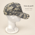 Gorra camuflaje claro Fuerza Aérea de Israel, modelo 11565; vista lateral sobre soporte de exhibición no incluido