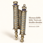 Mezuza doble Séfer Torá con detalles dorados, referencia 12280; presentación del producto