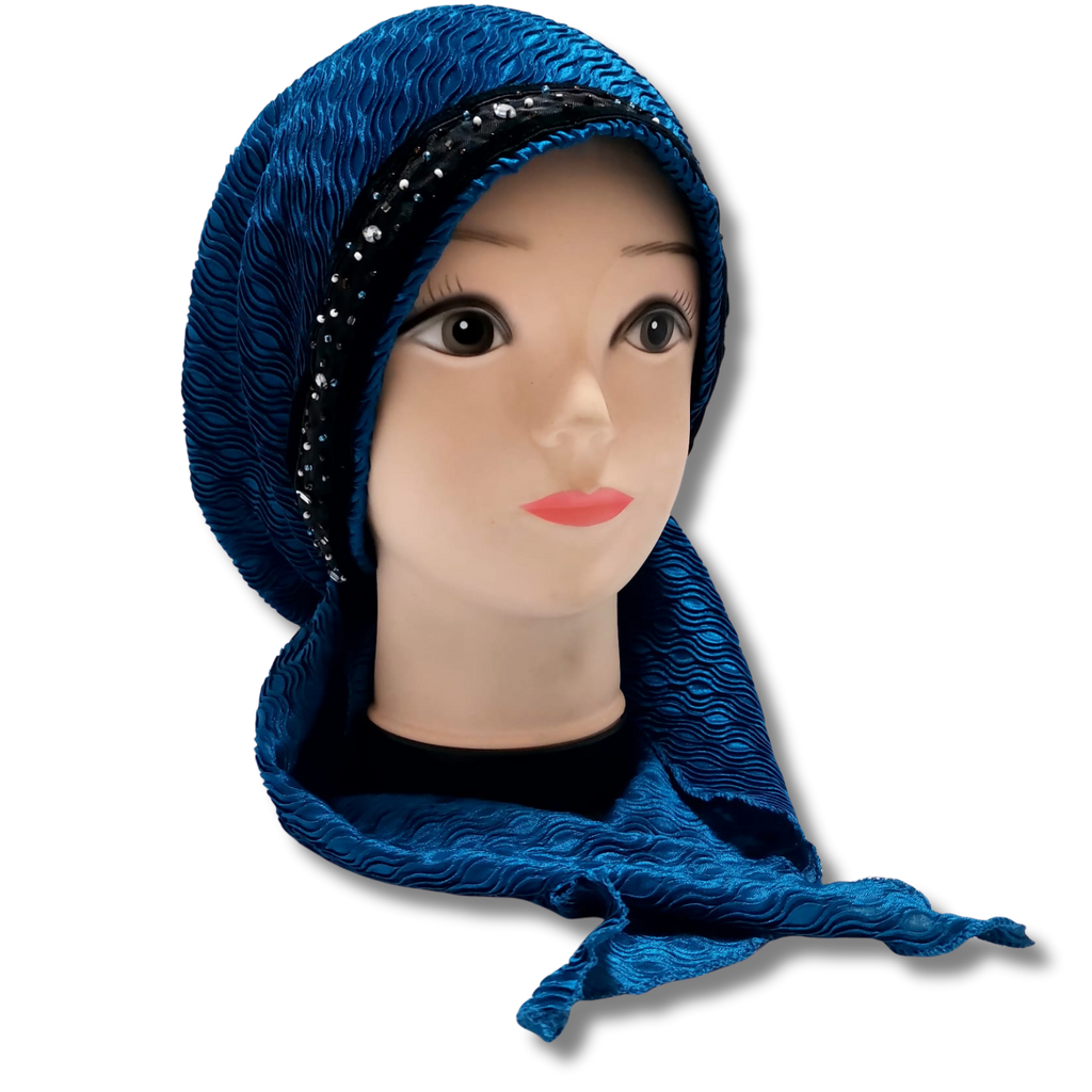 Kisui Rosh de licra azul acero, modelo 20127; textura ondulada y banda decorativa oscura, mostrado sobre maniquí