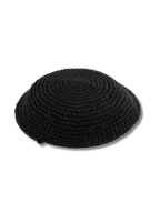 Kipá tejida negra lisa, modelo 15328; vista del diseño