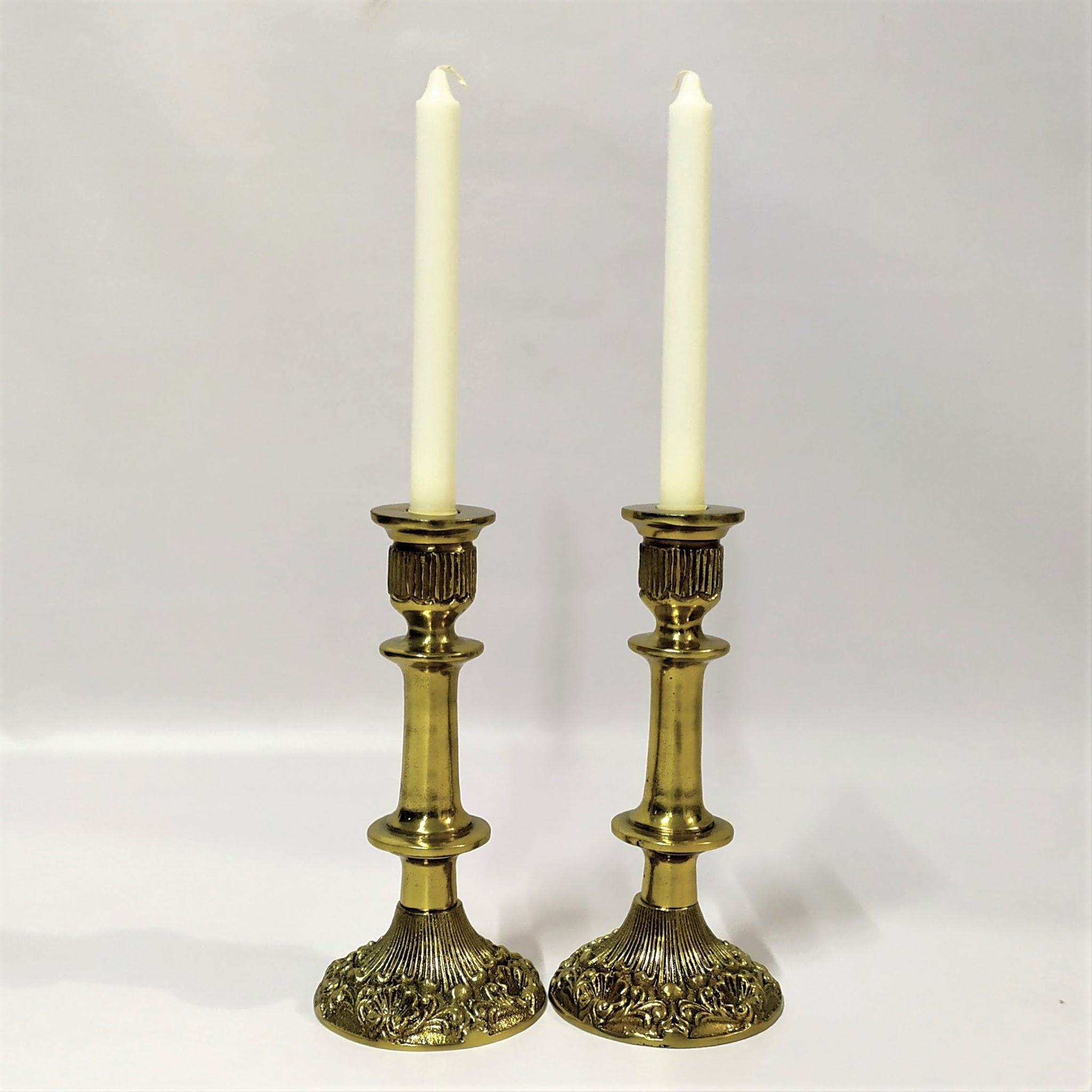 Decorated gold lacquer Shabbat candlestick 18808