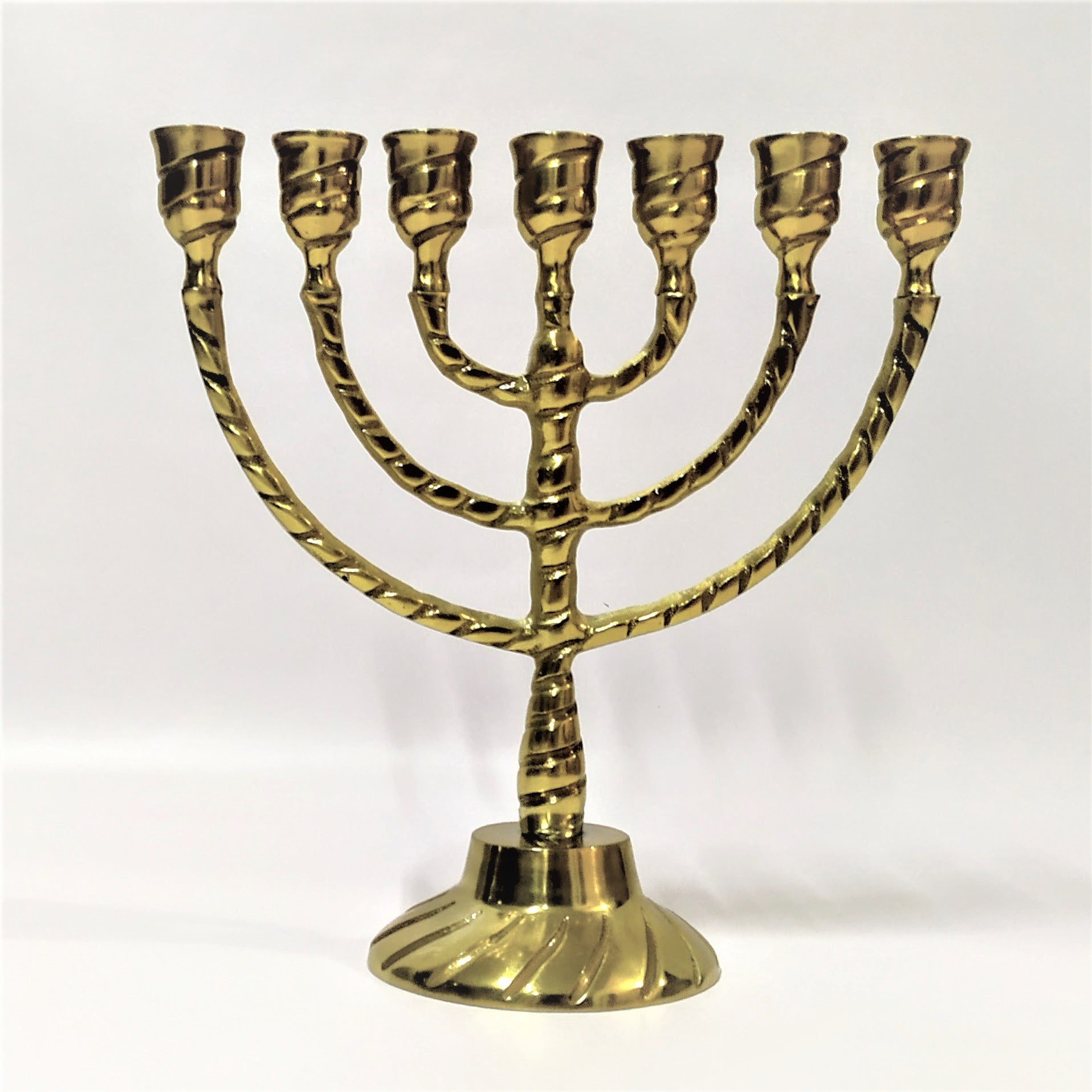 Menora 7 brazos de laca dorada trenzada 17815