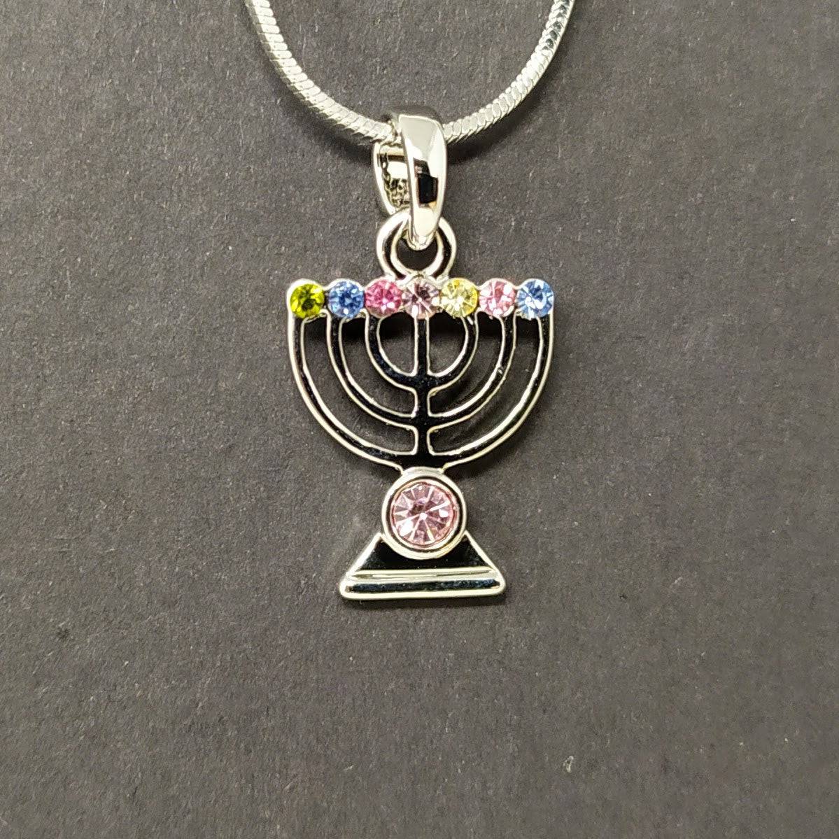 Collar de rodio menora plateada con piedra base de colores 125 - Libreria Jerusalem Centro