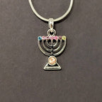 Collar de rodio menora plateada con piedra base de colores 125 - Libreria Jerusalem Centro