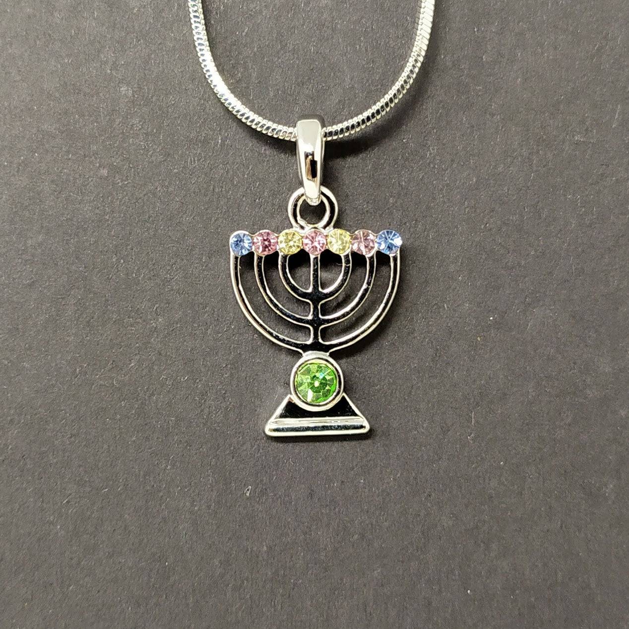 Collar de rodio menora plateada con piedra base de colores 125 - Libreria Jerusalem Centro