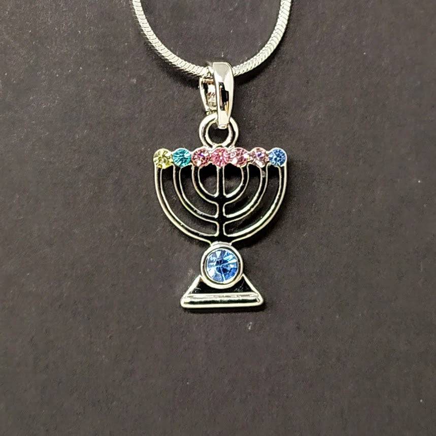 Collar de rodio menora plateada con piedra base de colores 125 - Libreria Jerusalem Centro