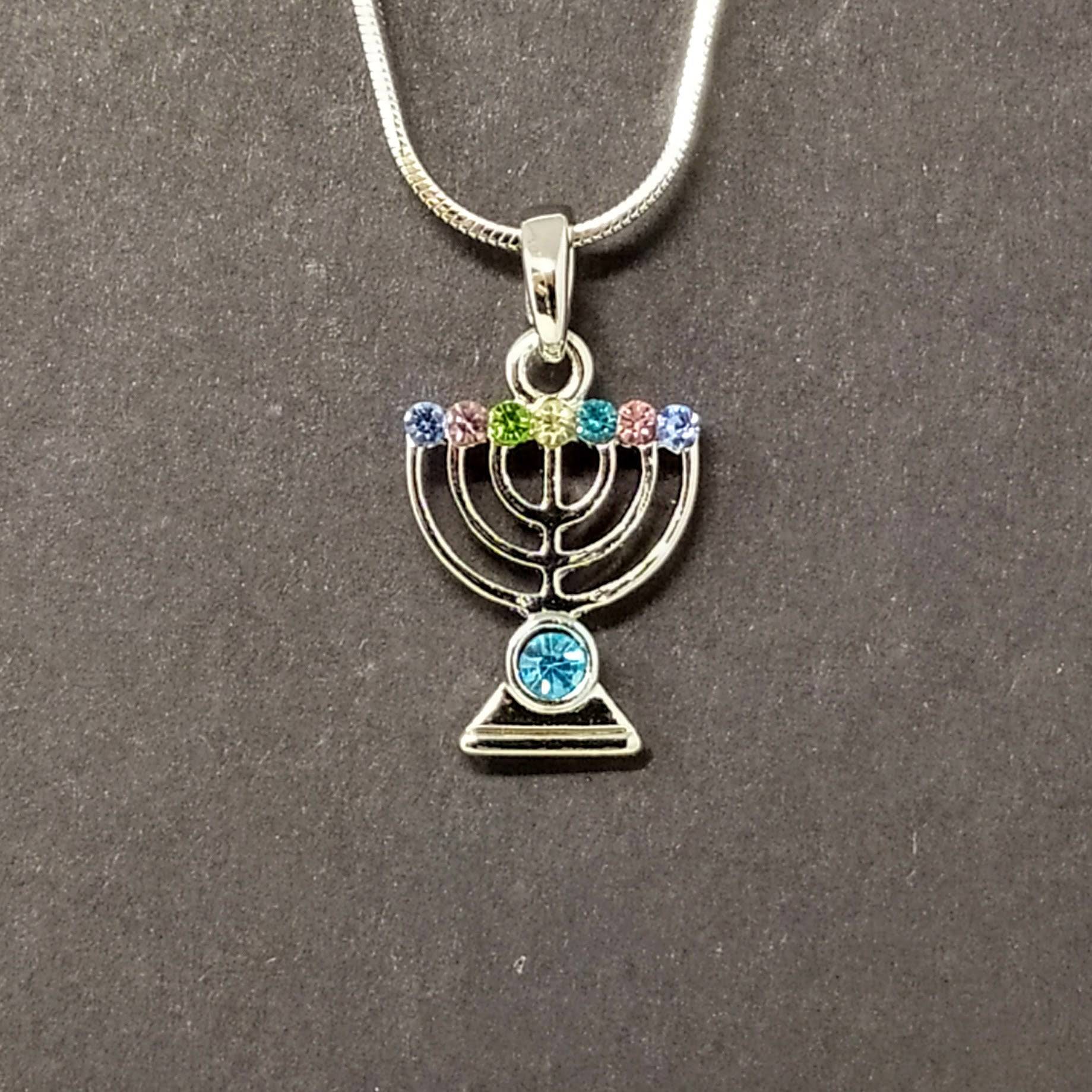 Collar de rodio menora plateada con piedra base de colores 125 - Libreria Jerusalem Centro