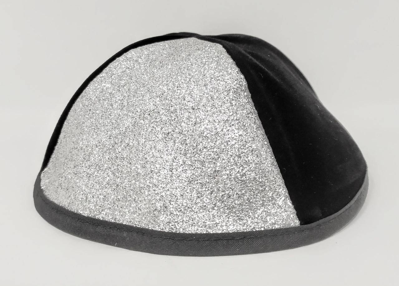 Kipá de terciopelo negro con felpa plateada talla 5, 4 partes 15541 - Libreria Jerusalem Centro