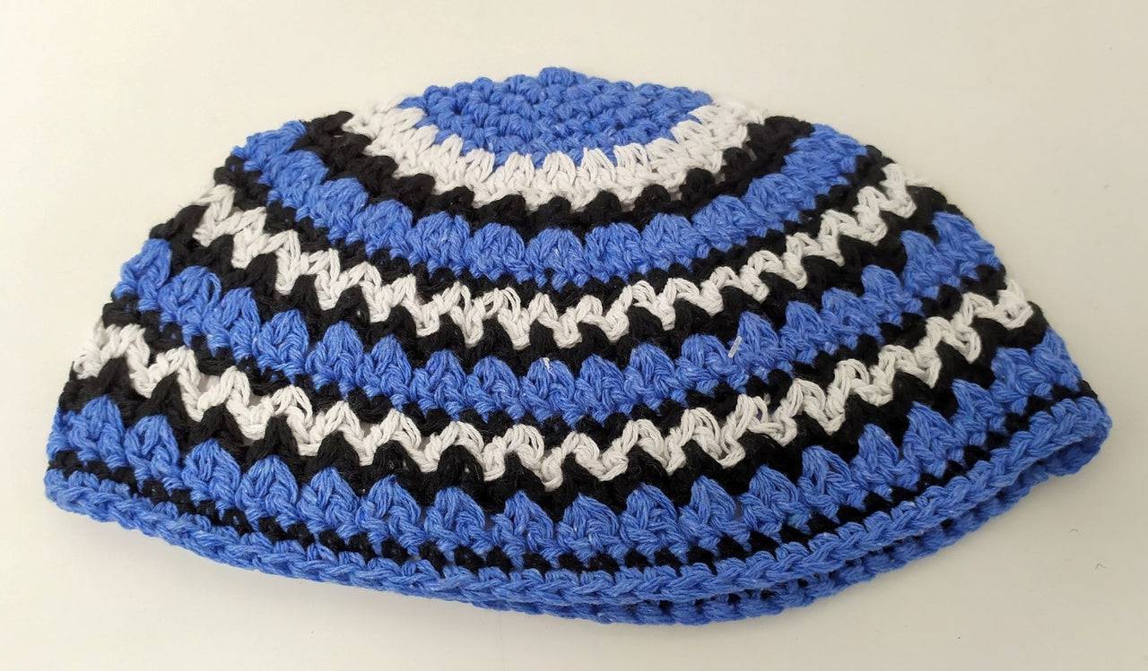 Kipá tejida rayas blancas y azules y negras 22 cm. 18392 - Libreria Jerusalem Centro