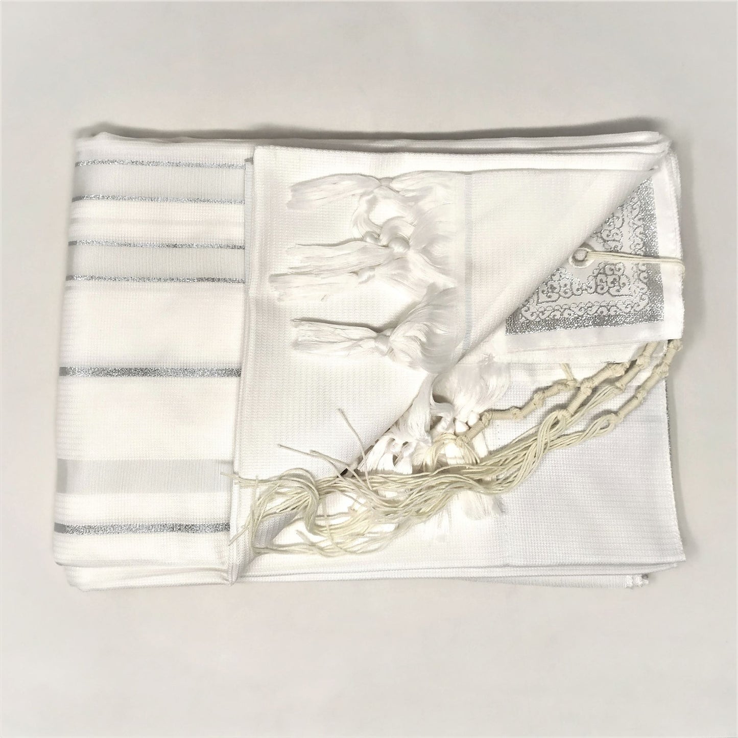 Talit antideslizante Acrilan talla 50 blanco con plateado Art 66000